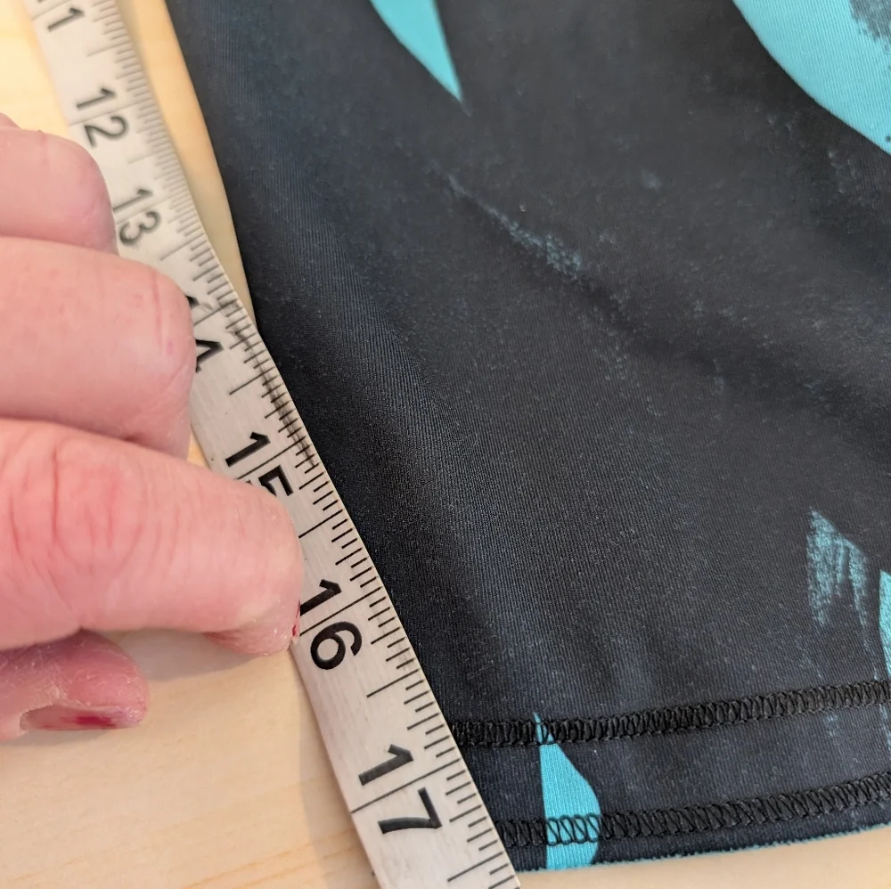 Lululemon Run Top Speed Crop Leggings Black Teal Print Size 12 - Picture 9 of 9